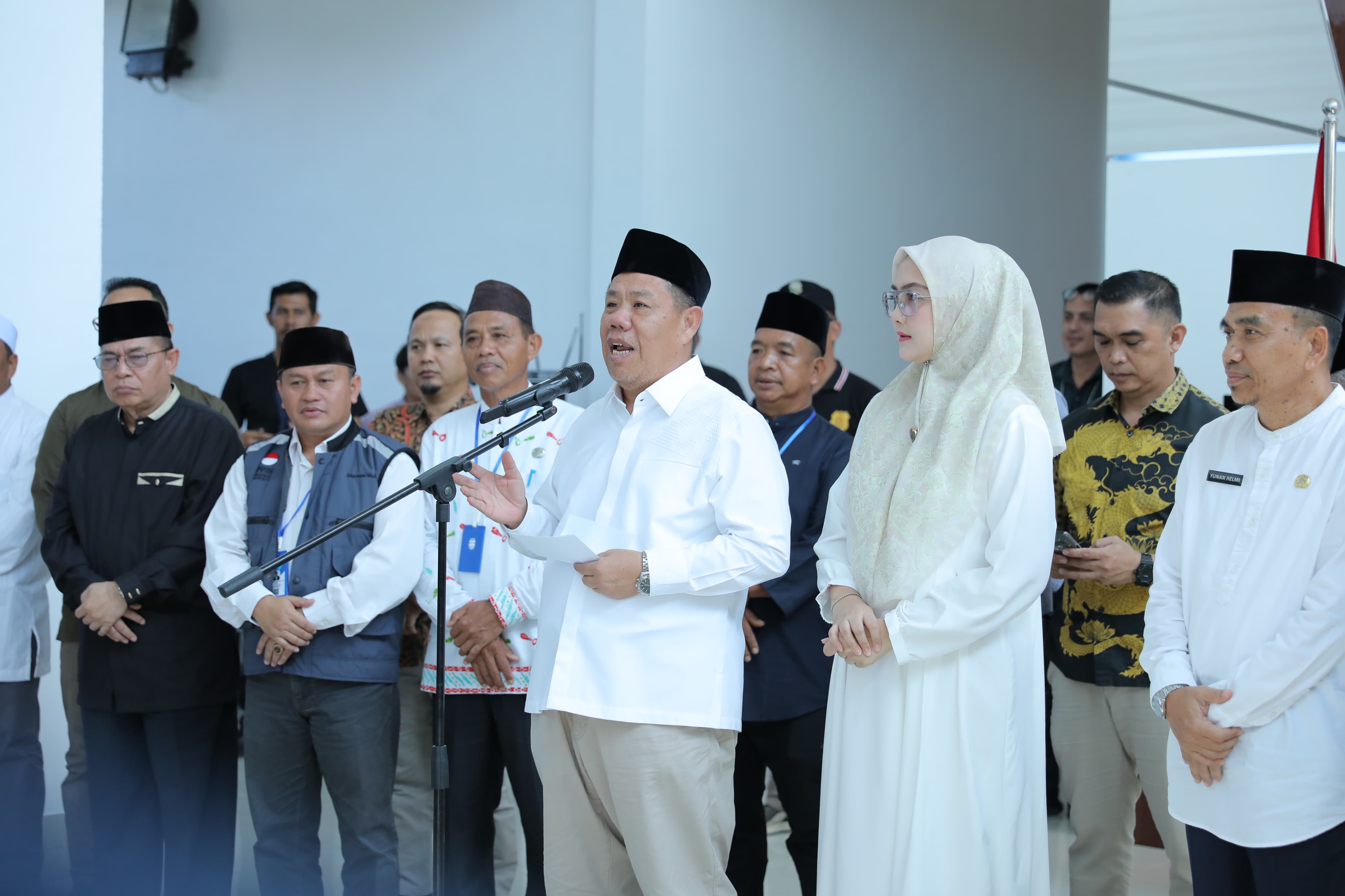 Foto pengantaran jamaah haji di VIP bandara depati Amir, tanggal 09 Mei 2025
